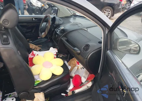 2006 Volkswagen New Beetle 2.5 z USA, uszkodzony, nr VIN 3VWSW31CX6M419848